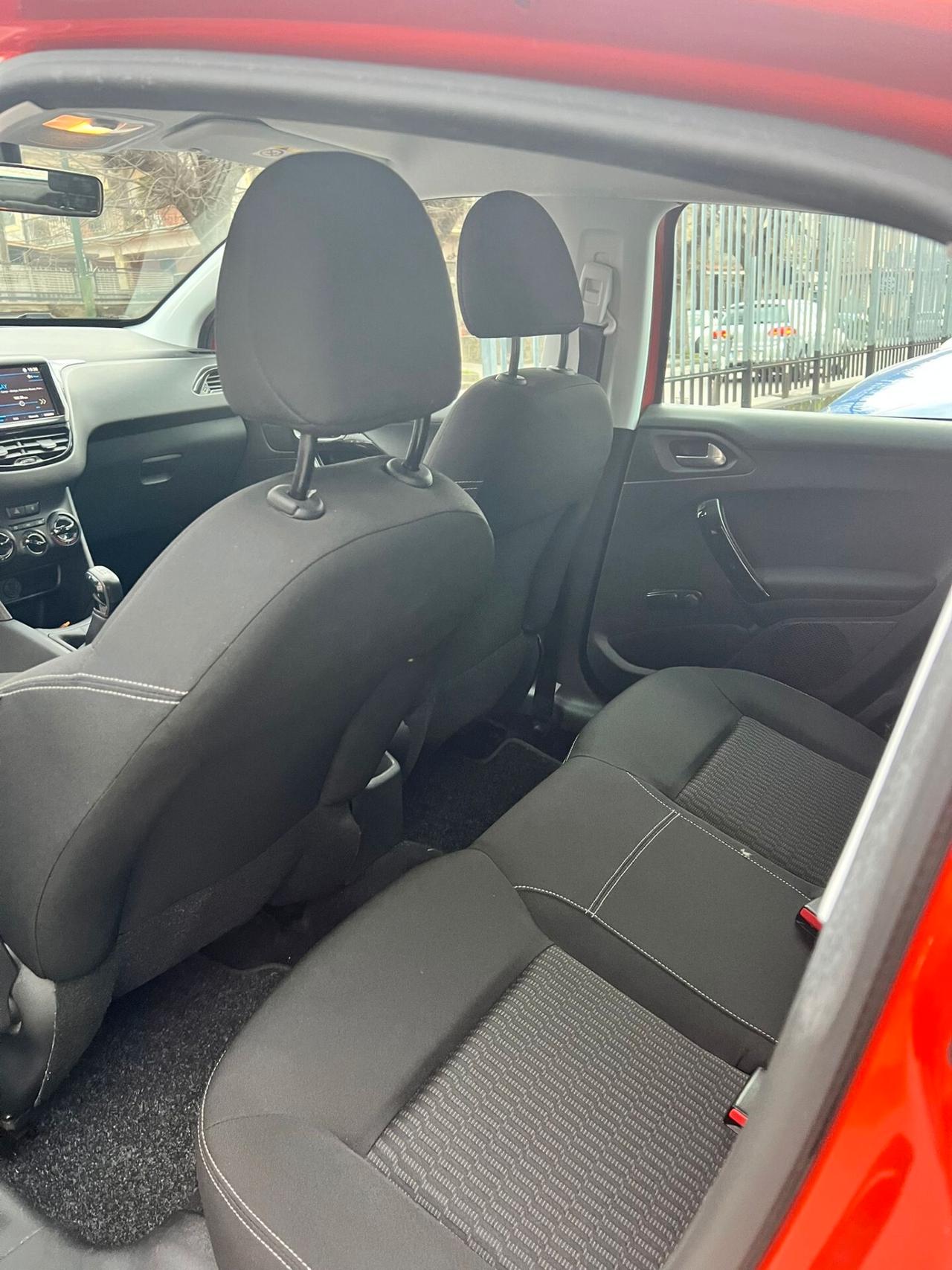 Peugeot 208 PureTech 82 5 porte Allure