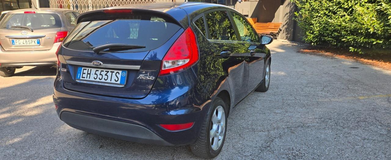 Ford Fiesta 1.4 TDCi 70CV 5 porte Titanium