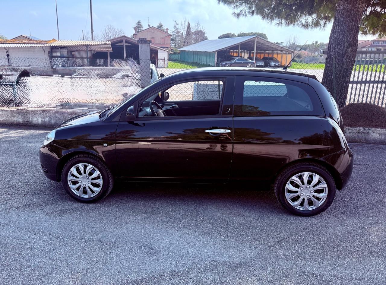 Lancia Ypsilon restayling 1.2 benzina Unicaproprietà