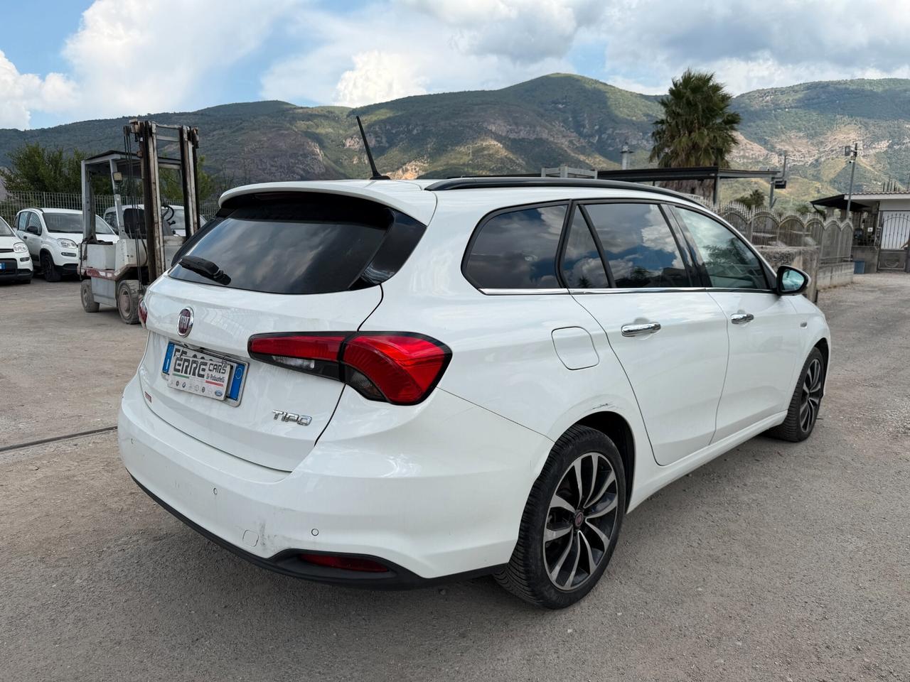 FIAT TIPO SW 2016 1.6 DIESEL 120 CV *LEGGI