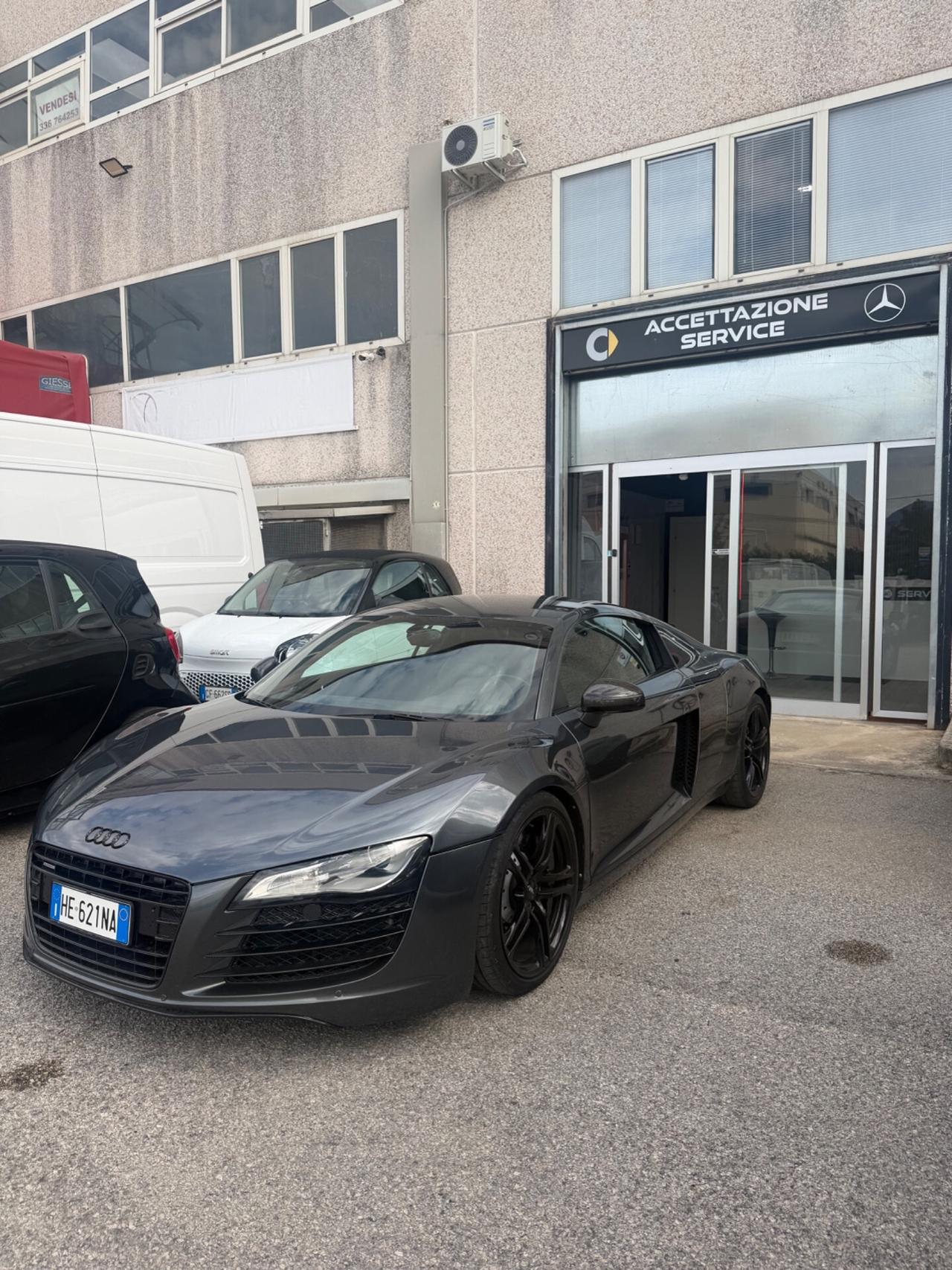 Audi R8 4.2 V8 FSI quattro R tronic