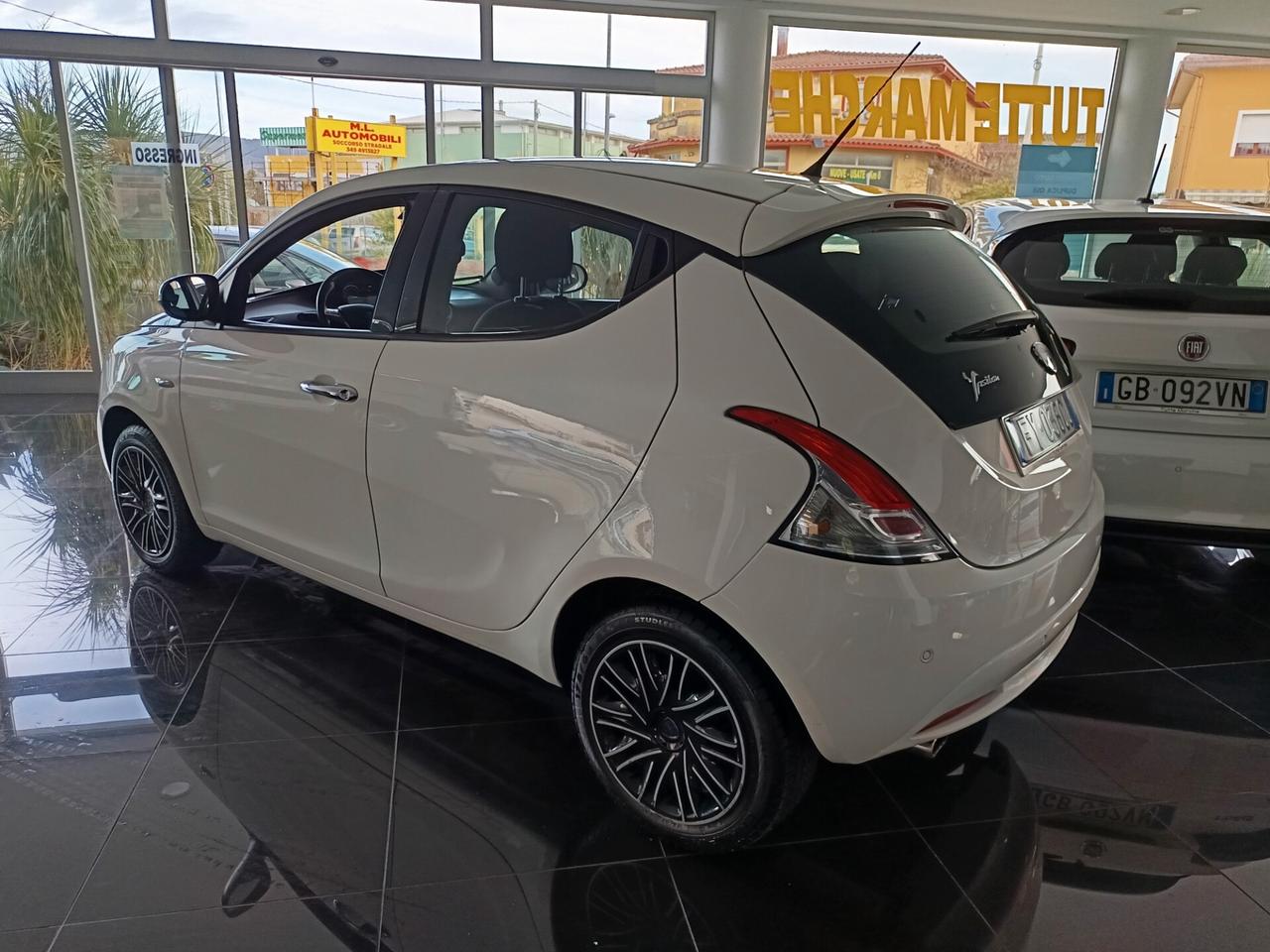 Lancia Ypsilon 1.2 69 CV 5 porte Gold