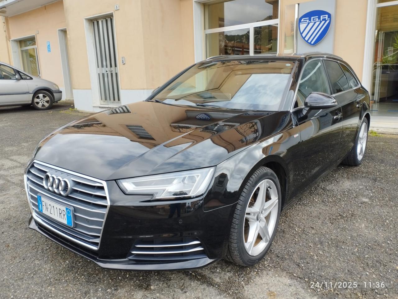 Audi A4 Avant 2.0 TDI 122 CV S-Tronic Business Sport