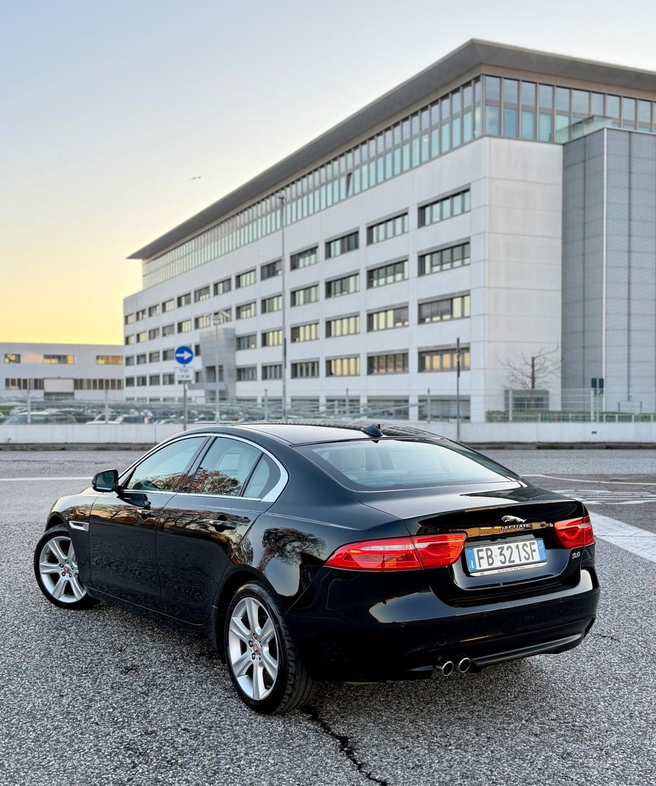 Jaguar XE 2.0 D Turbo aut. Prestige