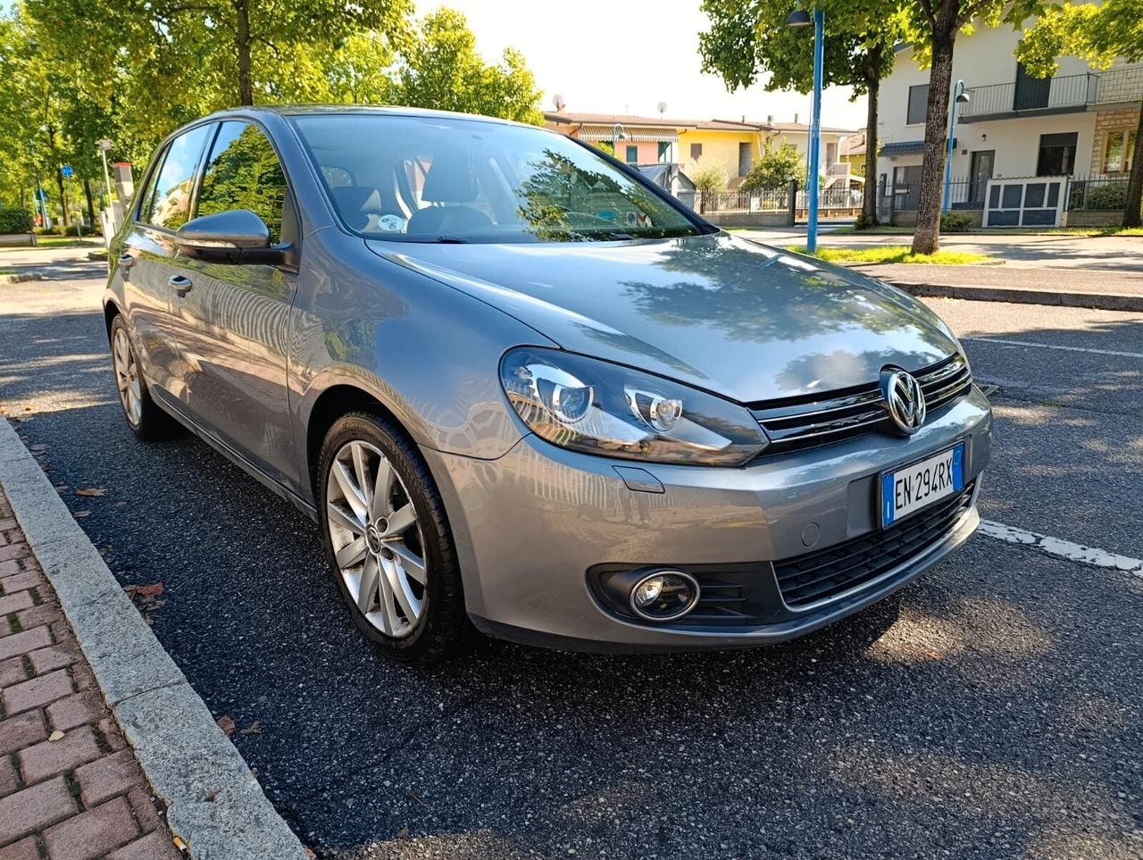 Volkswagen Golf 1.6 TDI DPF 5p. Highline - NEOPATENTATI
