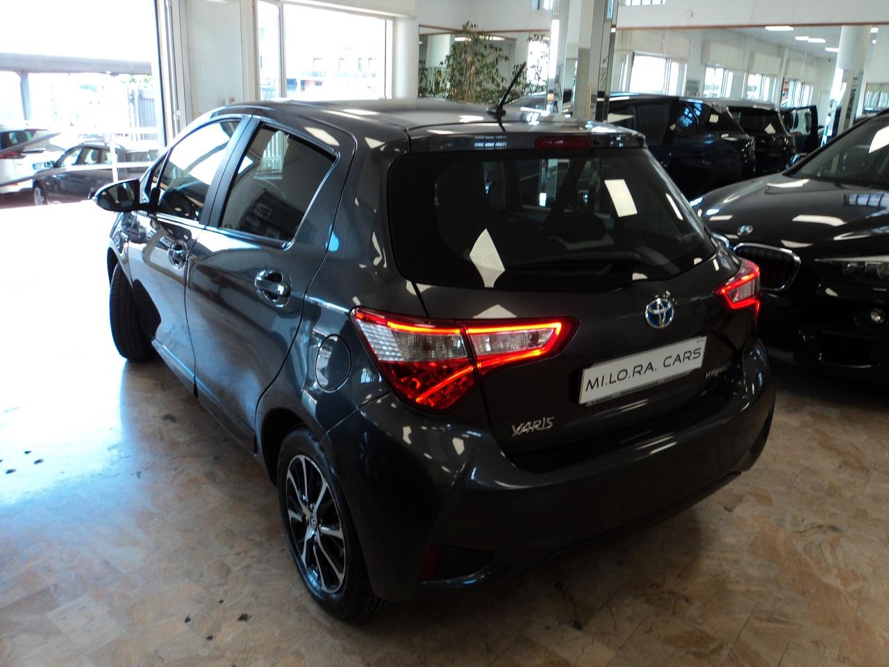 Toyota Yaris 1.5 Hybrid 5p. Cool