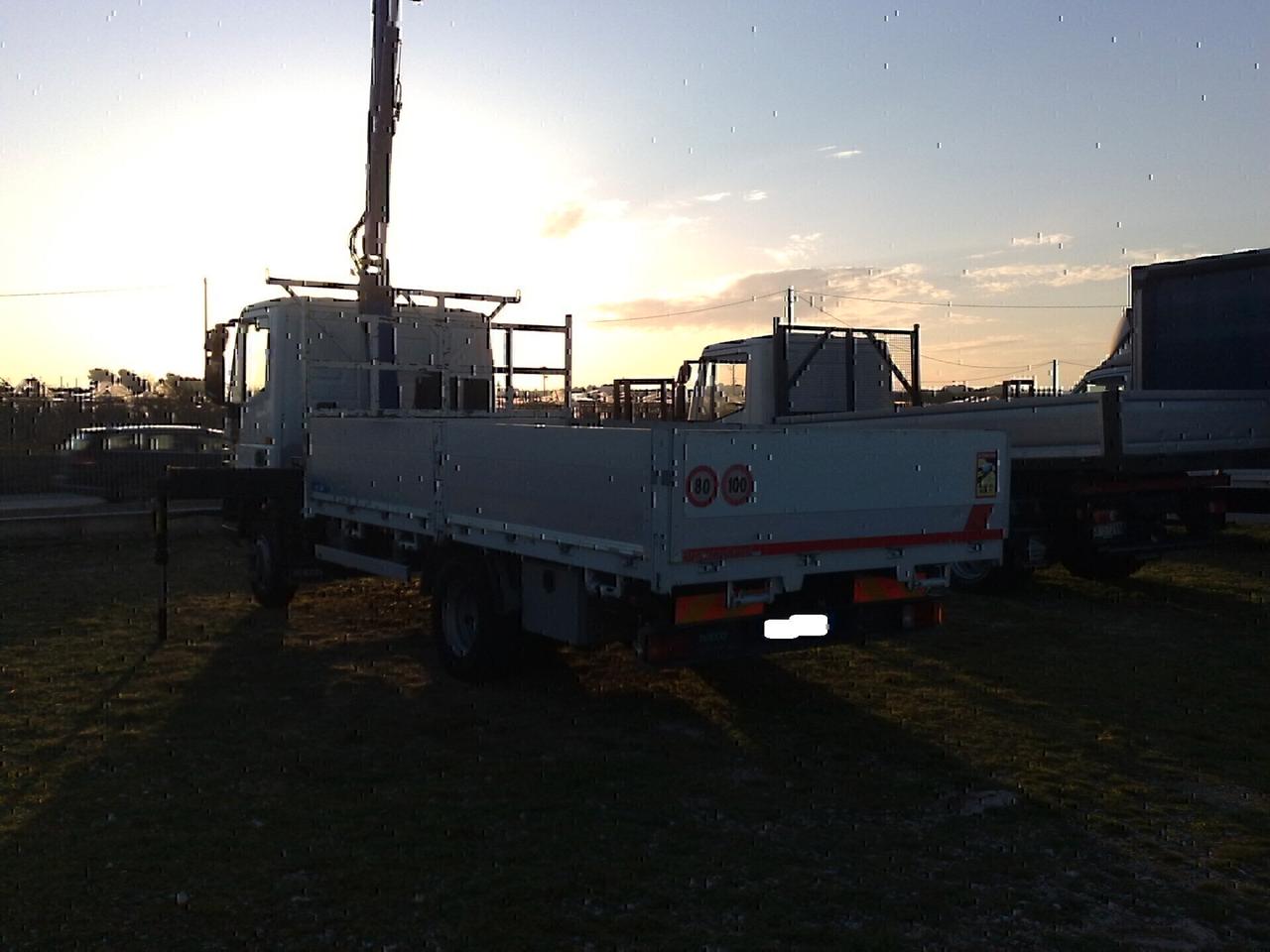 Iveco Eurocargo 75E18 Cassone fisso con grù - 2010