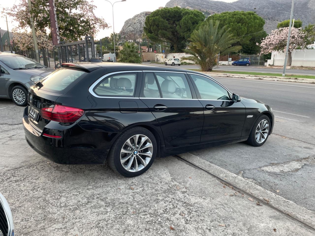 BMW SERIE 5 525d xDrive Touring Business aut.