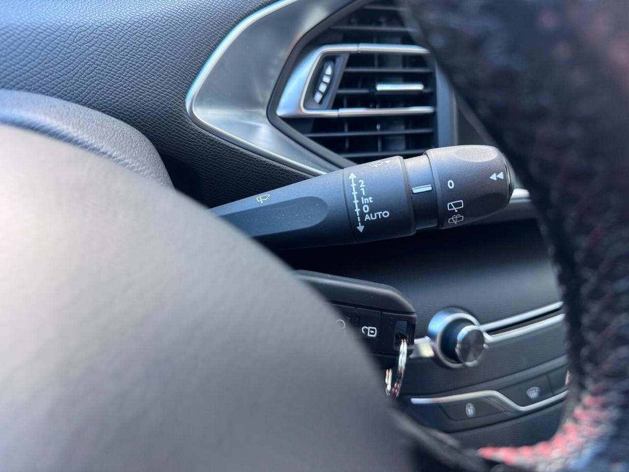 Peugeot 308 BlueHDi 130 S&S Allure