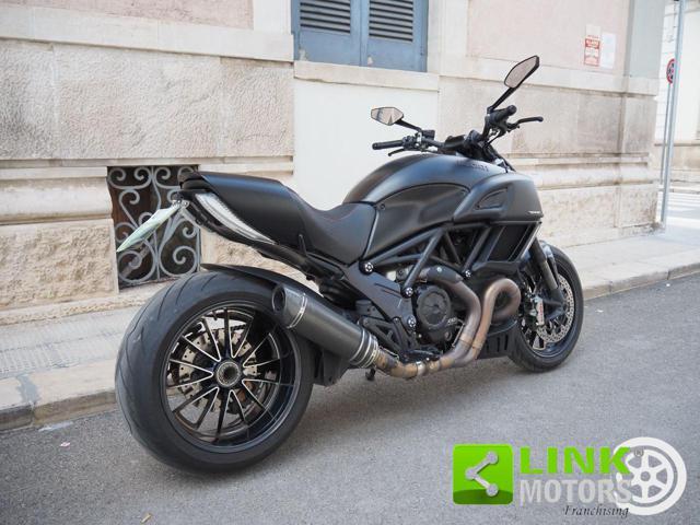 DUCATI Diavel Black Stealth 155cv