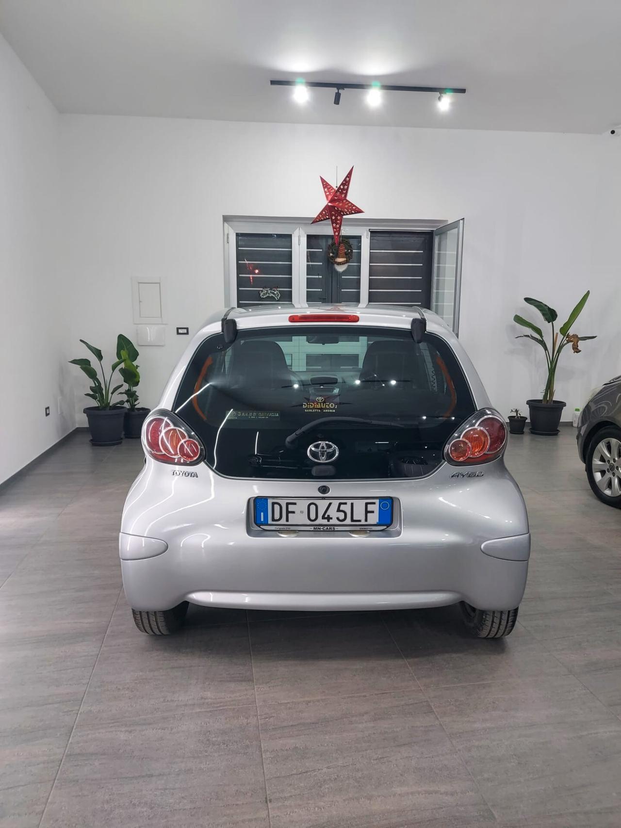 Toyota Aygo 1.0 12V VVT-i 5 porte Sol automatico