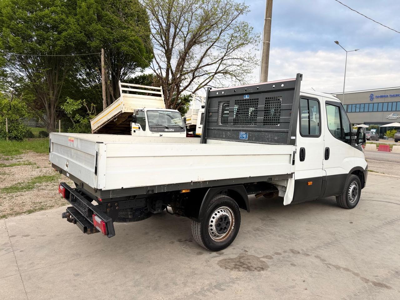 Iveco Daily 35-120 cassone 7 posti