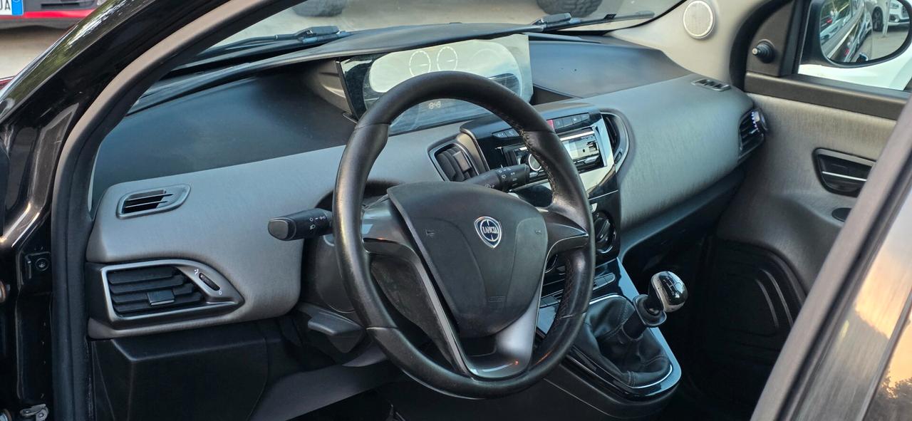 Lancia Ypsilon 1.2 69 CV 5 Benzina