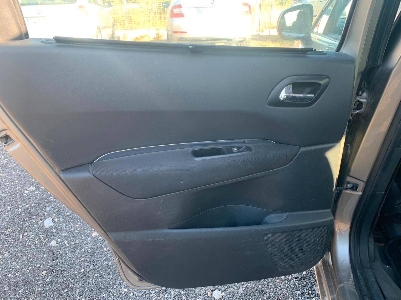 Peugeot 5008 1.6 HDi 112CV Premium