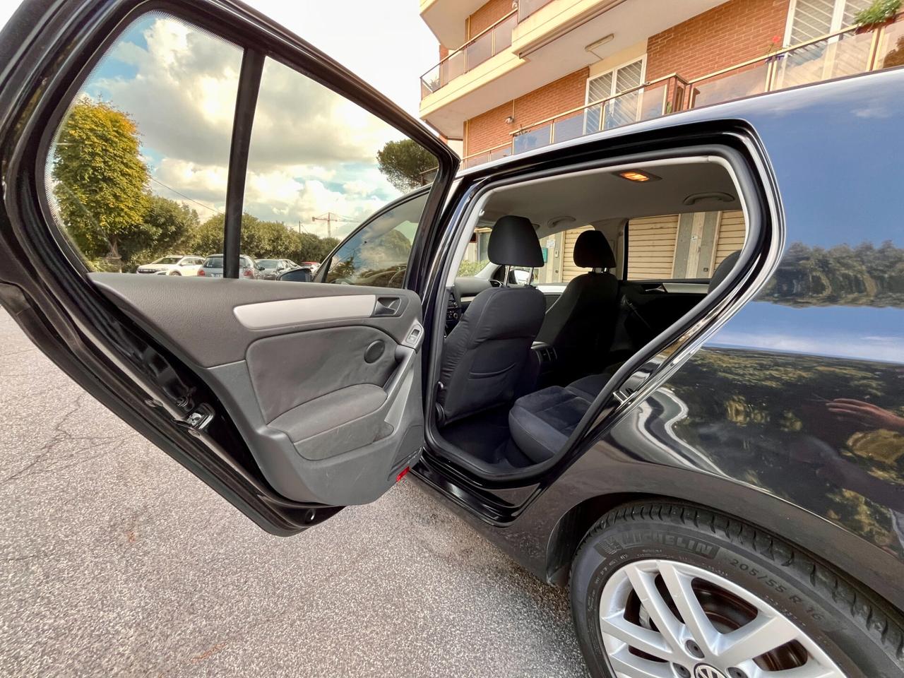Volkswagen Golf 1.6 TDI DPF 3p. Highline