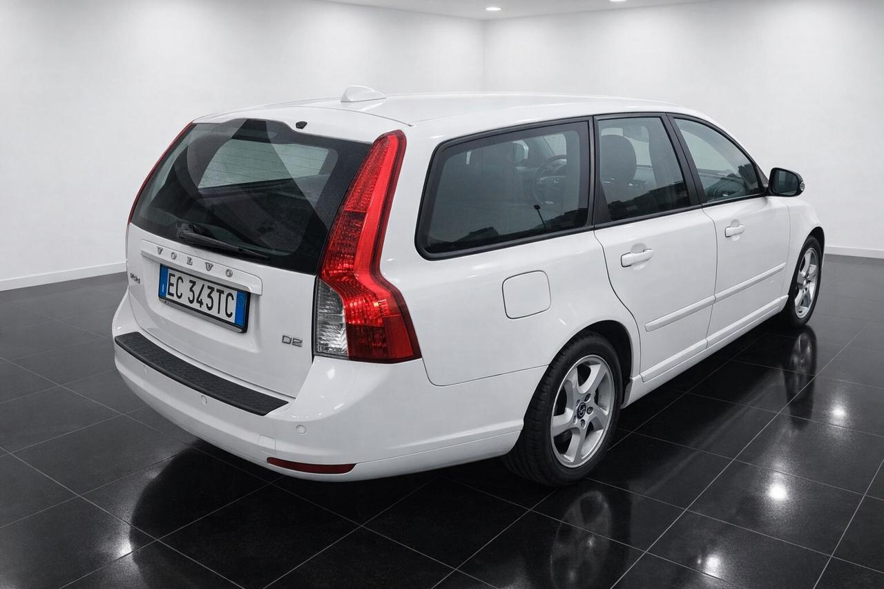 VOLVO V50 D2 R-DESIGN 1.6 DIESEL 114CV NEOPATENTATI EURO5