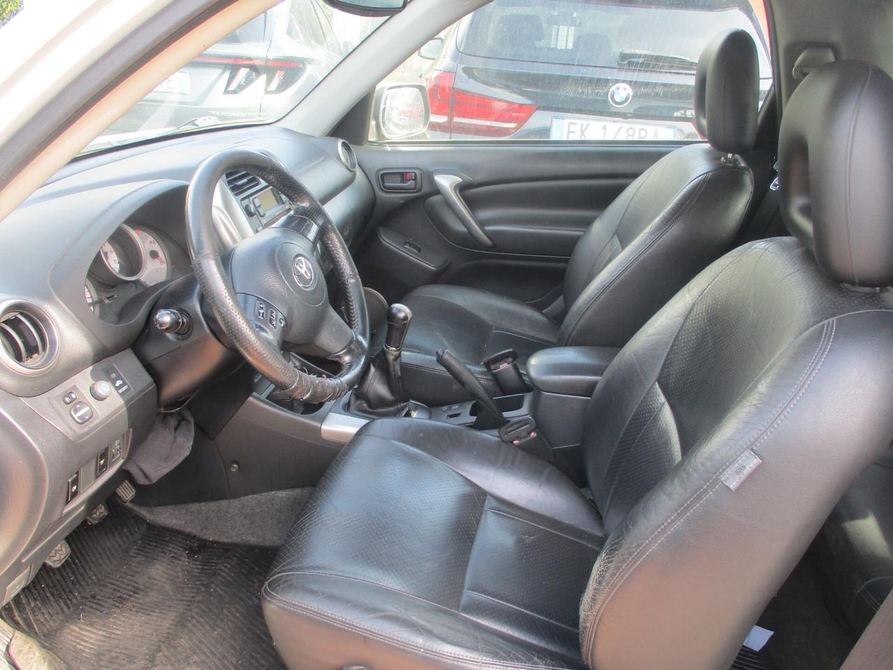 Toyota RAV 4 RAV4.com 2.0 Tdi D-4D cat 3 porte Sol