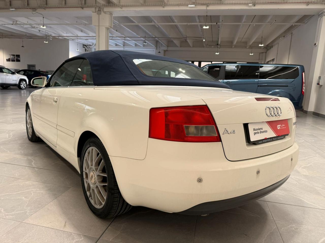 Audi A4 Cabriolet 2.5 V6 TDI 163 CV