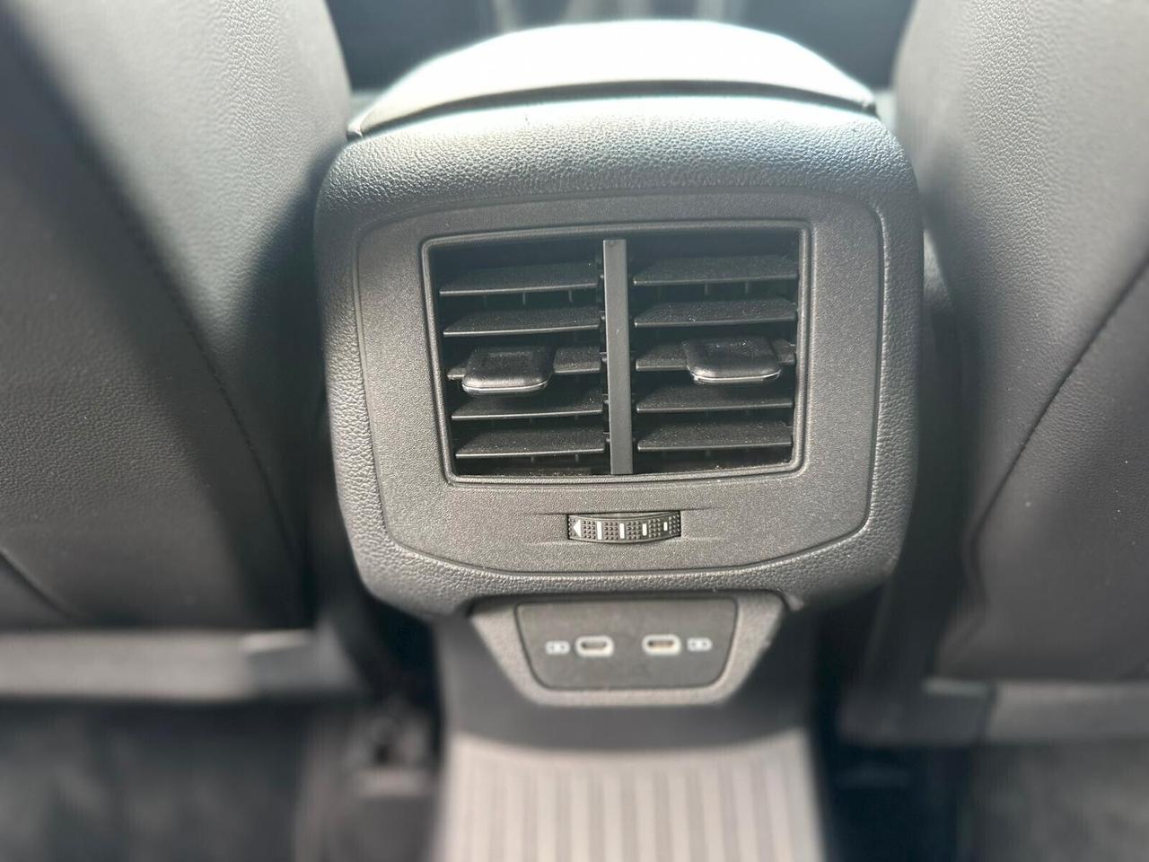 Volkswagen T-Roc 2.0 TDI SCR R-Line INTERNO ED ESTERNO 116CV