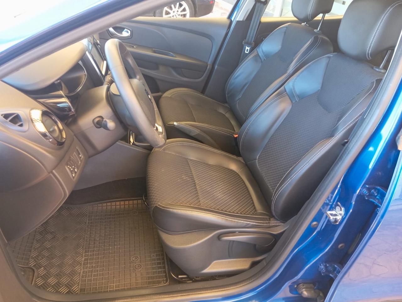 Renault Clio dCi 8V 75 CV 5 porte Moschino Life