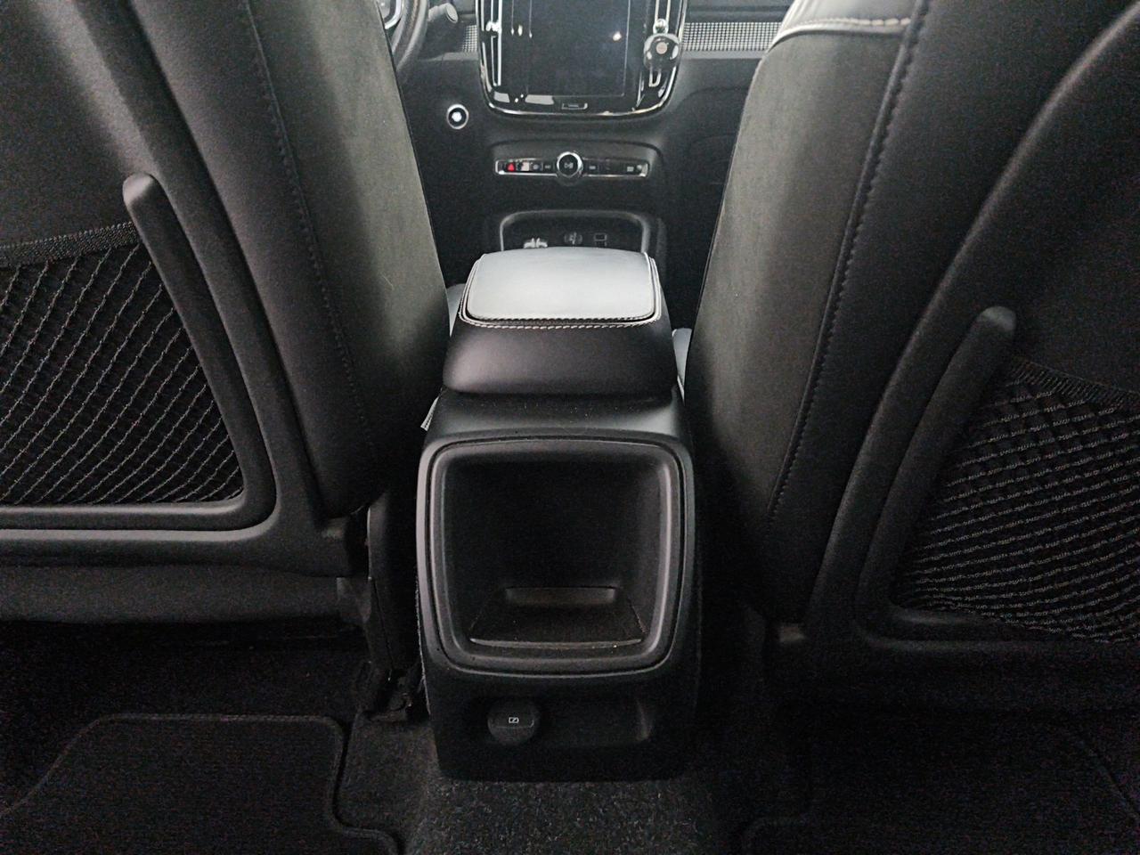 Volvo XC40 2.0 d4 R-design awd