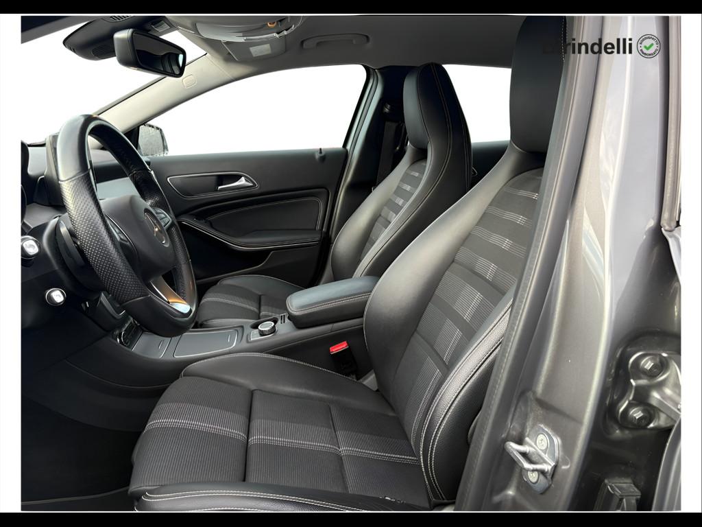 Mercedes-Benz GLA (X156) - GLA 200 d Automatic Sport