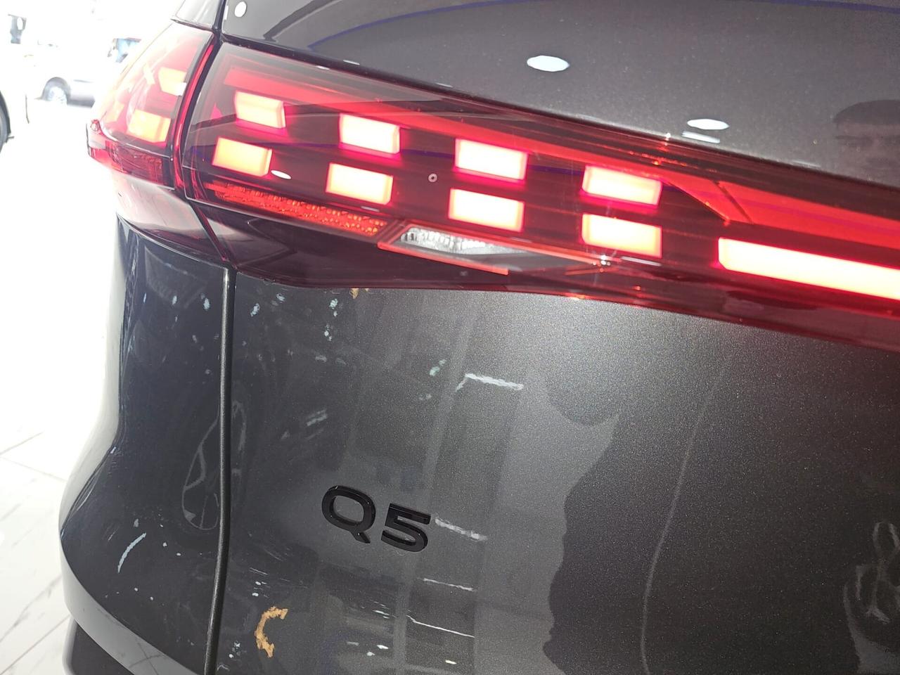 Nuova AUDI Q5 Sportback S line edition TDI quattro 150 kW 204CV S tronic Grigio Tambora metallizzato