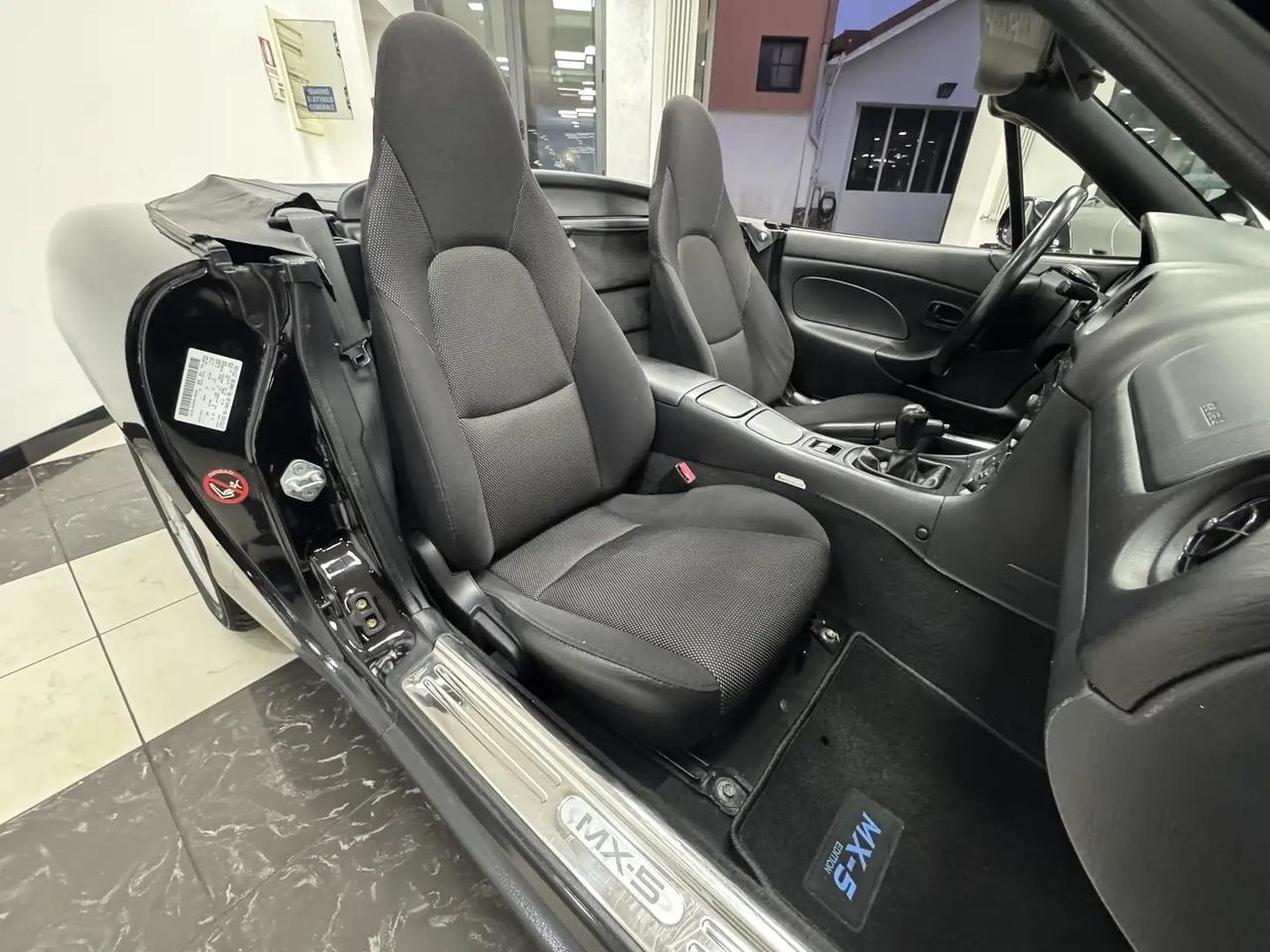 Mazda MX-5 1.6i 16V cat