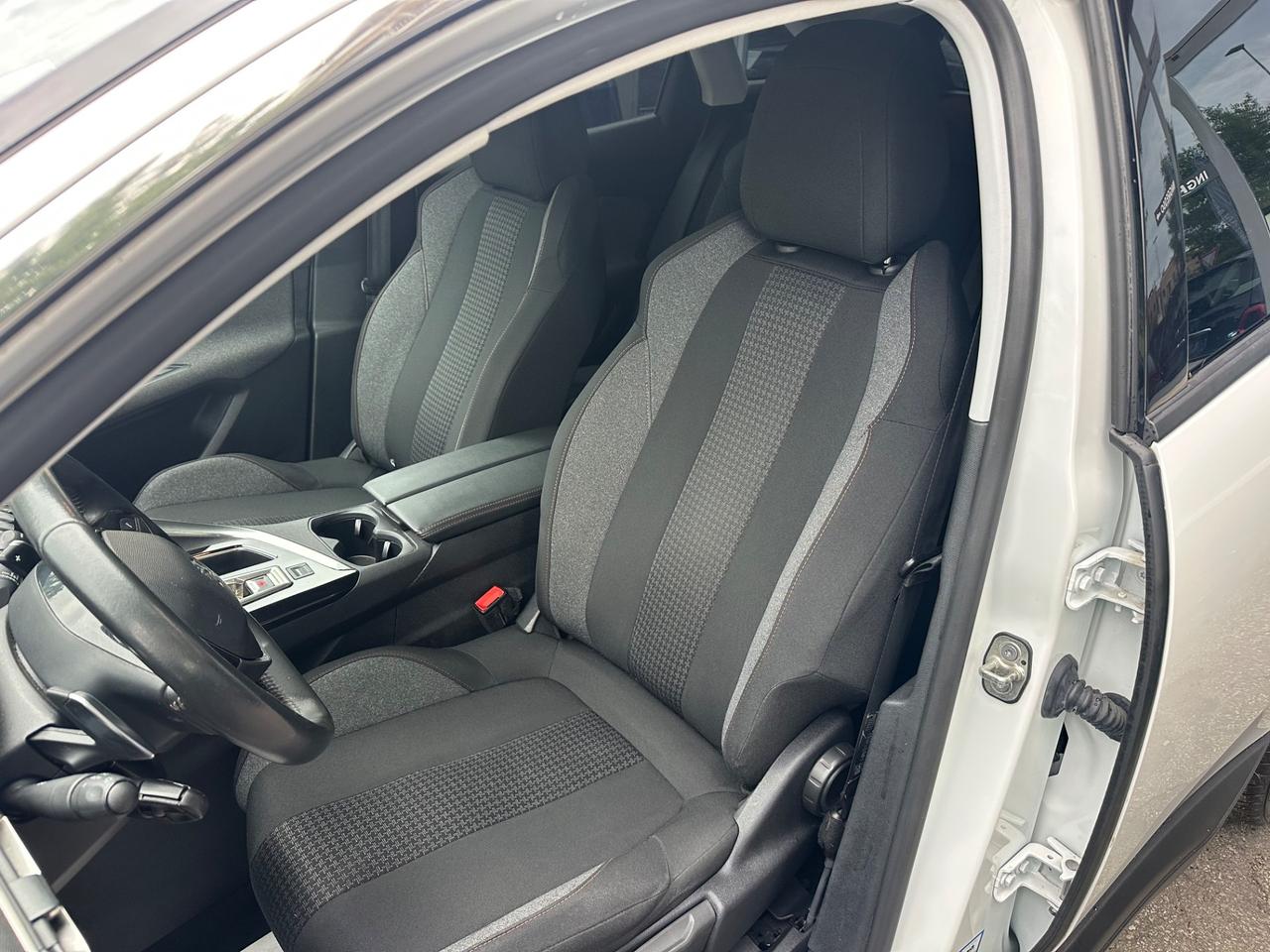 Peugeot 3008 BlueHDi 130 S&S Allure