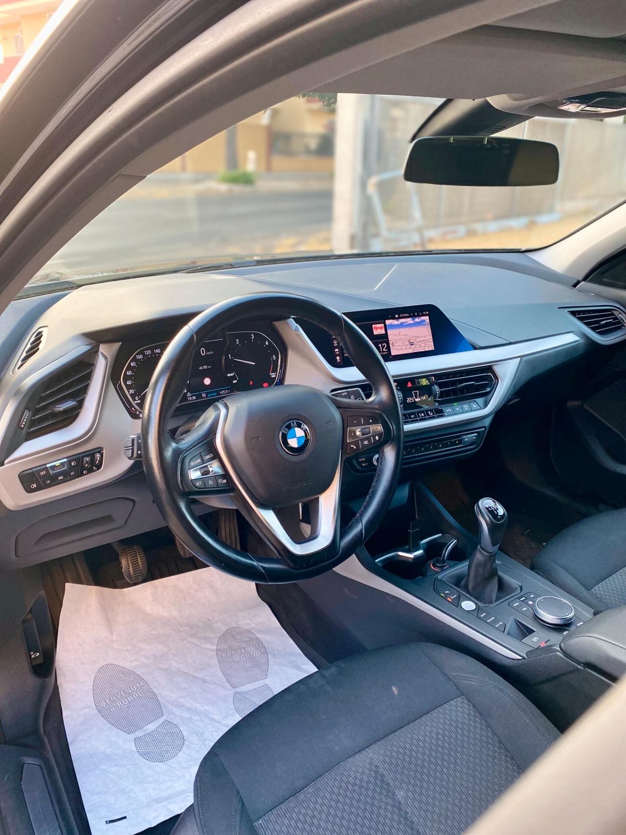 Bmw 116 116d 5p. Business Advantage