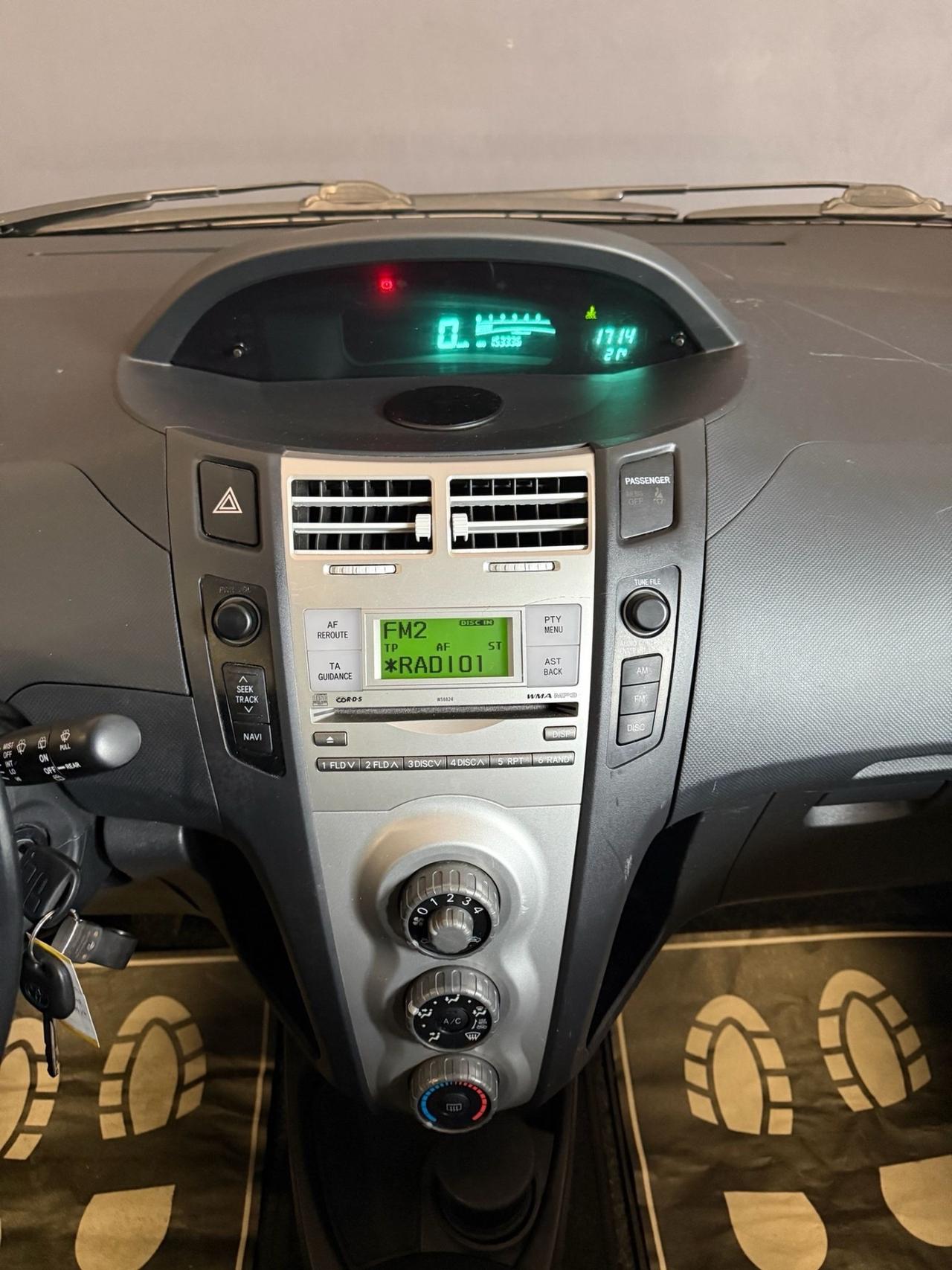 Toyota Yaris 1.0 5 porte Sol