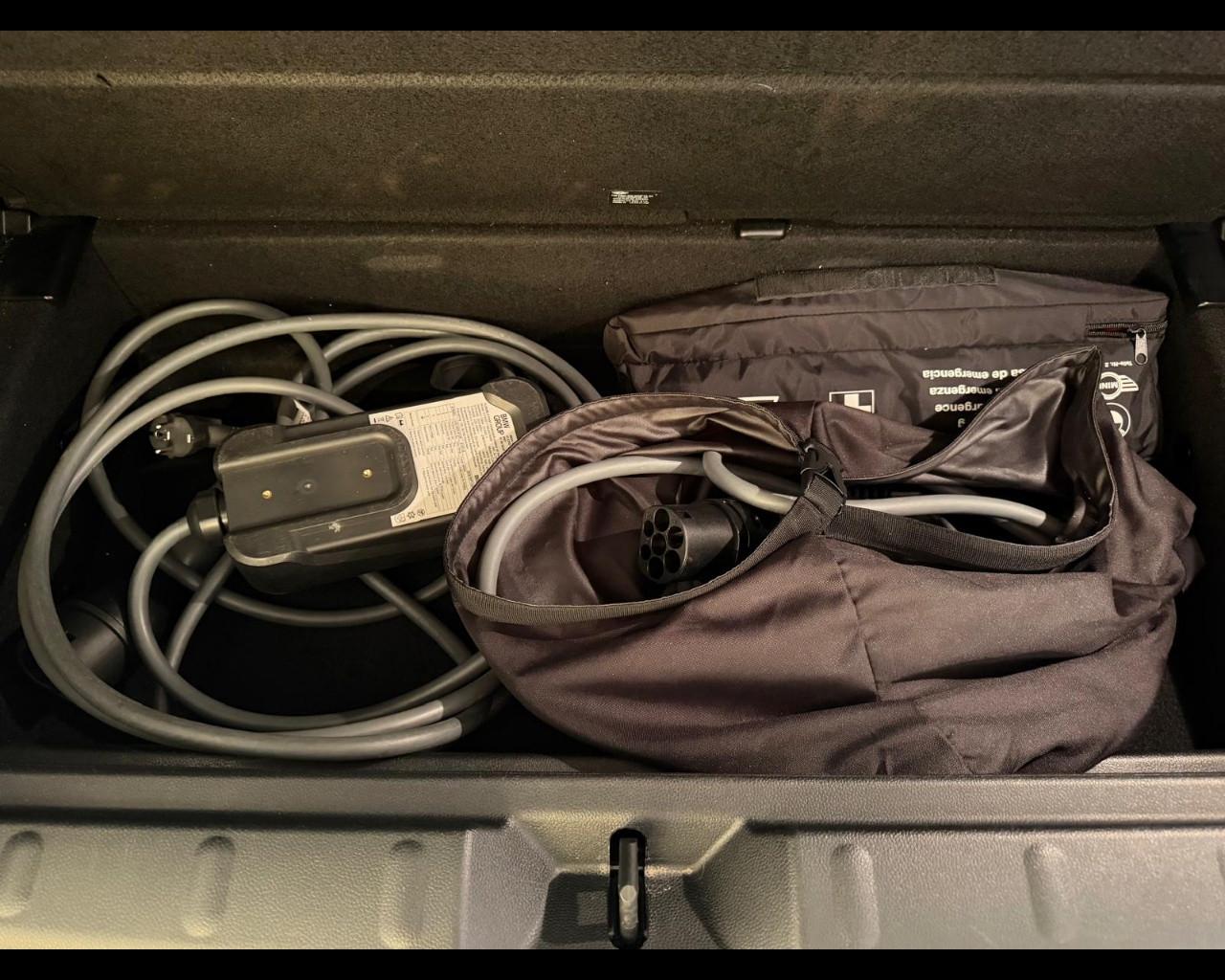 MINI Mini Full El. (F56) - Mini Cooper SE Essential