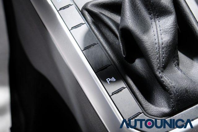 VOLKSWAGEN Polo 1.0 TSI DSG LIFE AUTOMATICA NEOPATENTATI