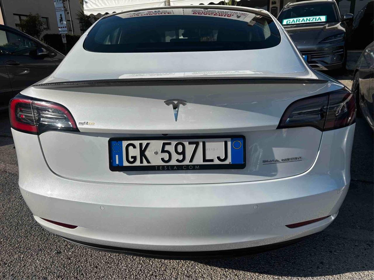 Tesla Model 3 Long Range AWD Performance Summon