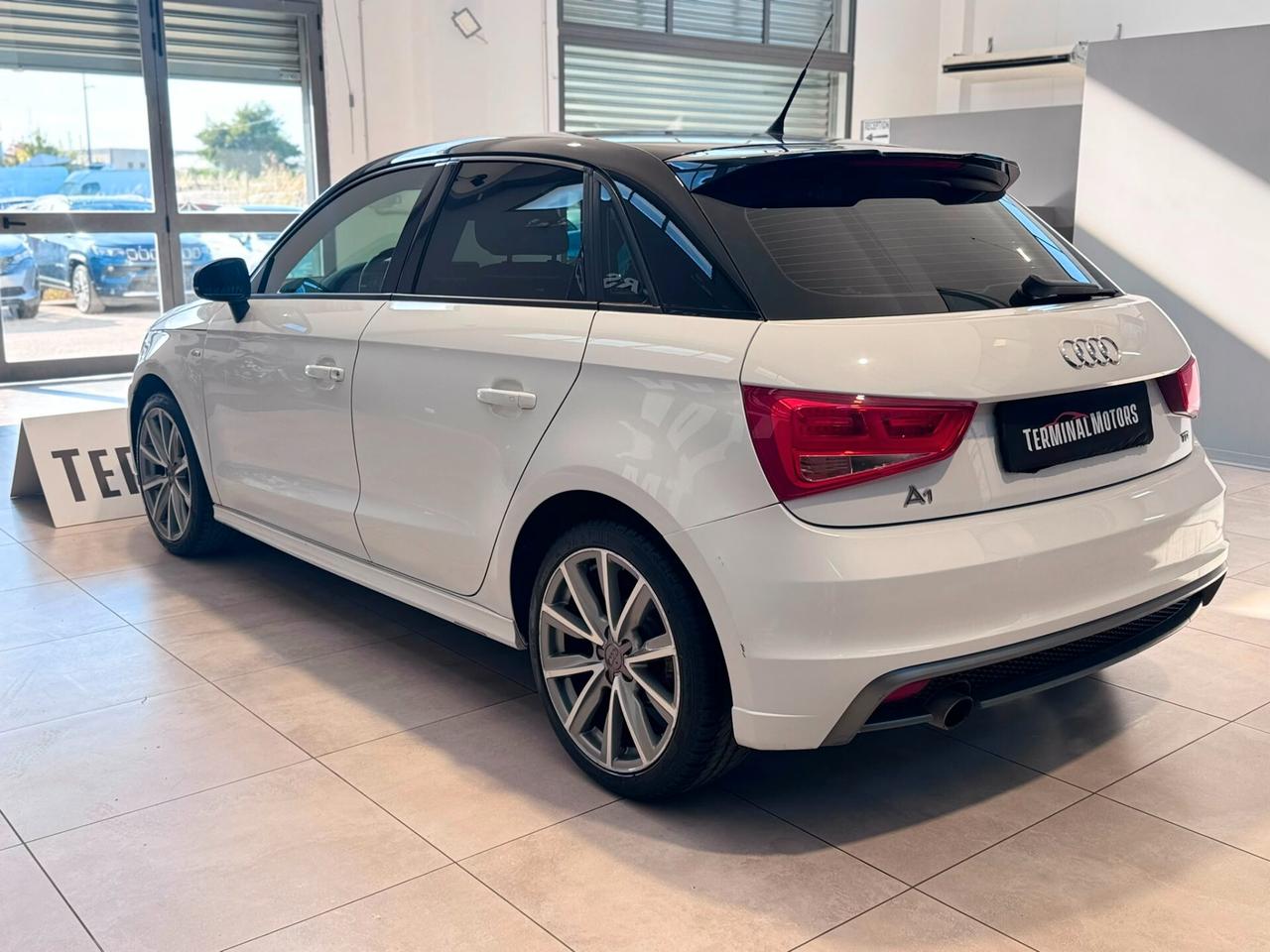 Audi A1 SPB 1.6 TDI Admired 90cv S-LINE