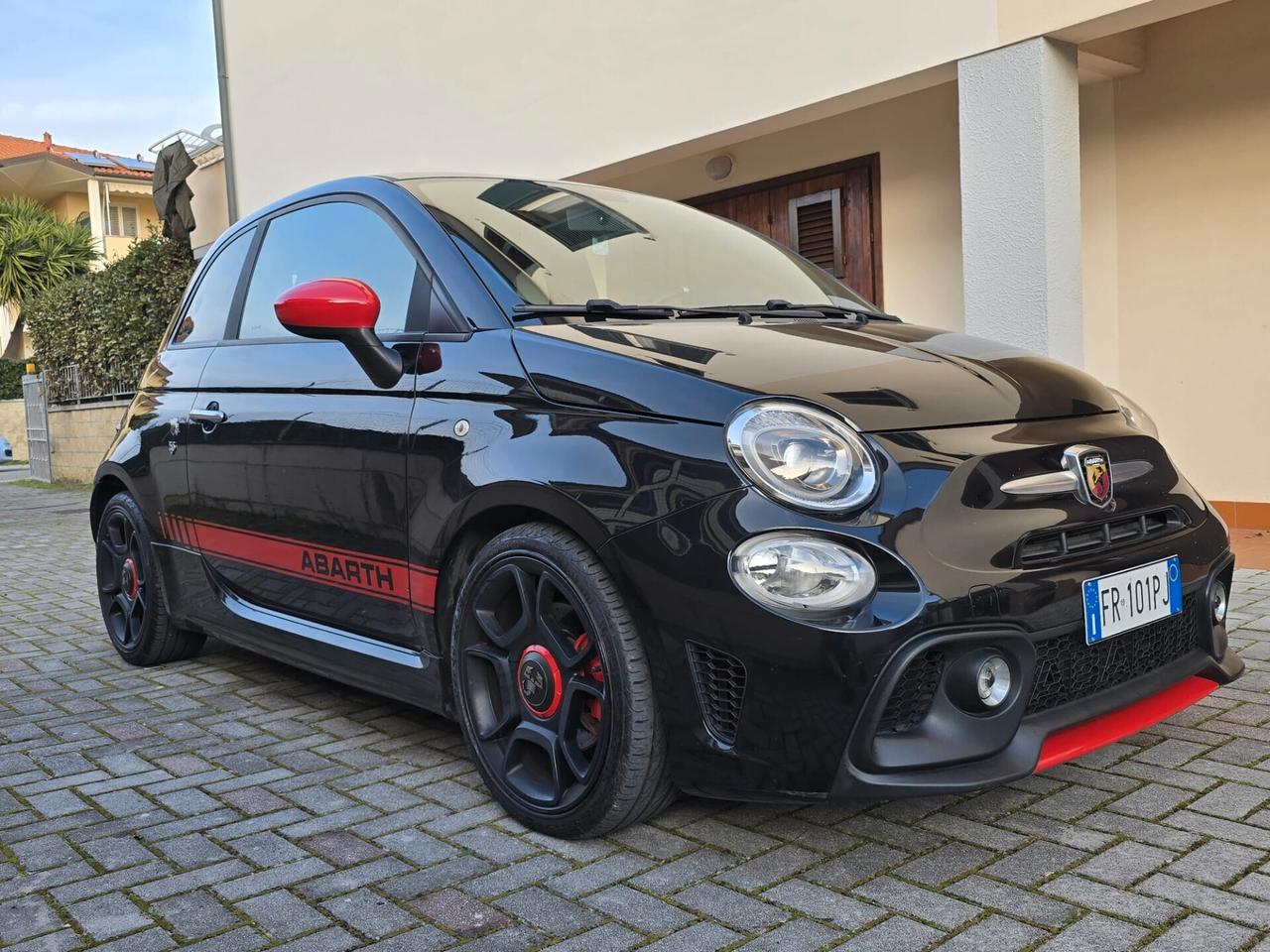 Abarth 595 1.4 Turbo T-Jet 160 CV Pista leggere descrizione