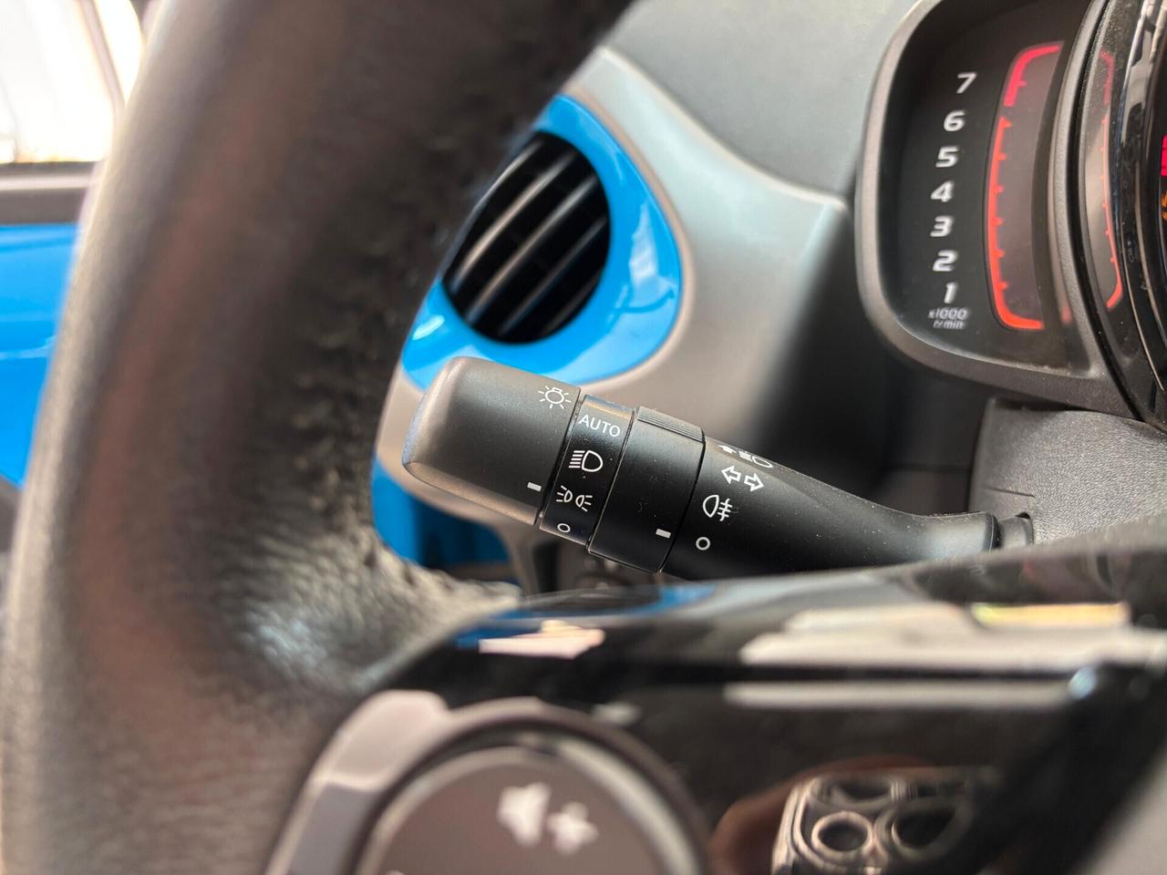 TOYOTA Aygo Connect 1.0 VVT-i 72 CV x-wave