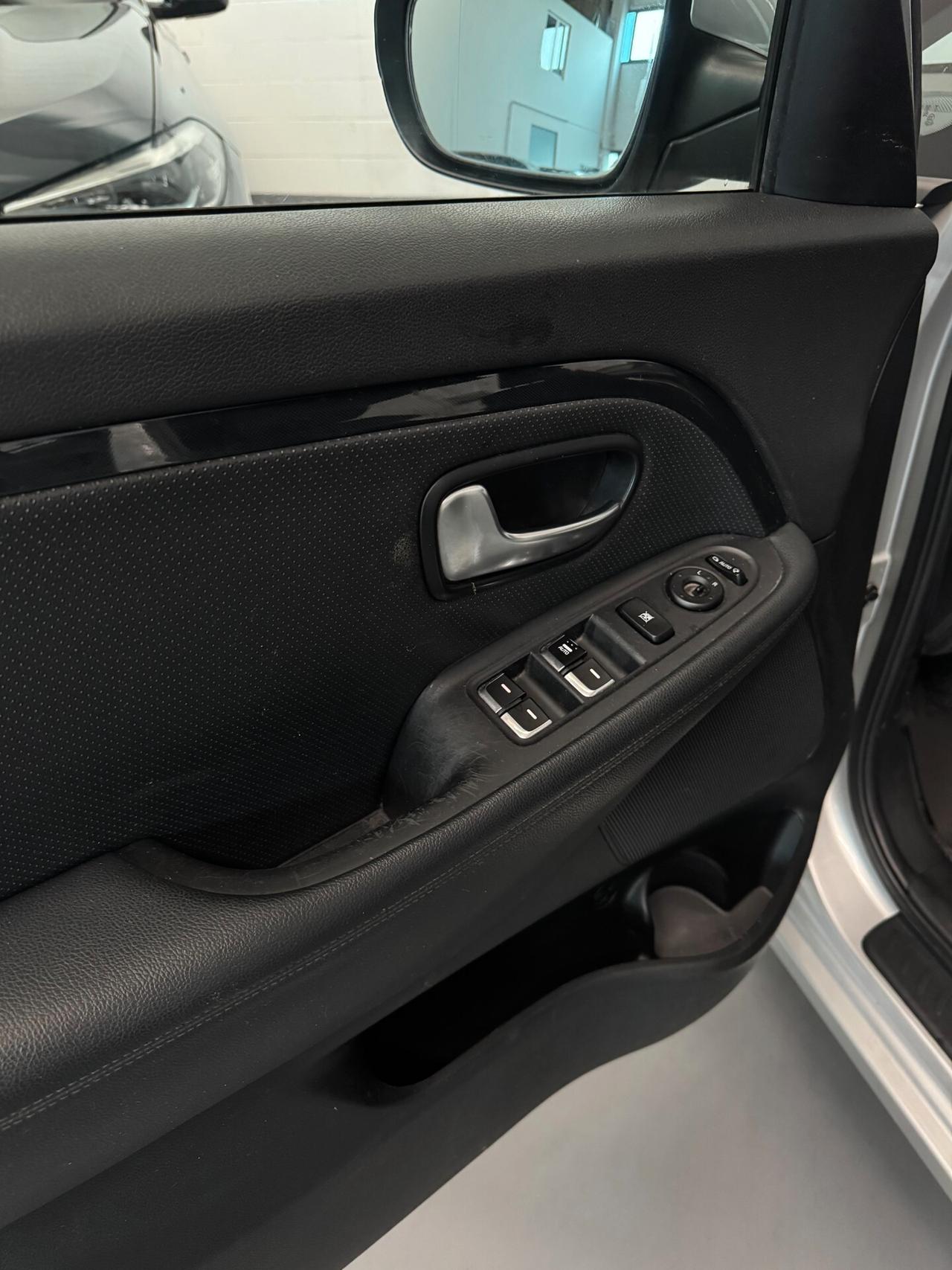 Kia Carens GDI Class 1.6cc 135cv Clima+Bluetooth OK Neopatentati