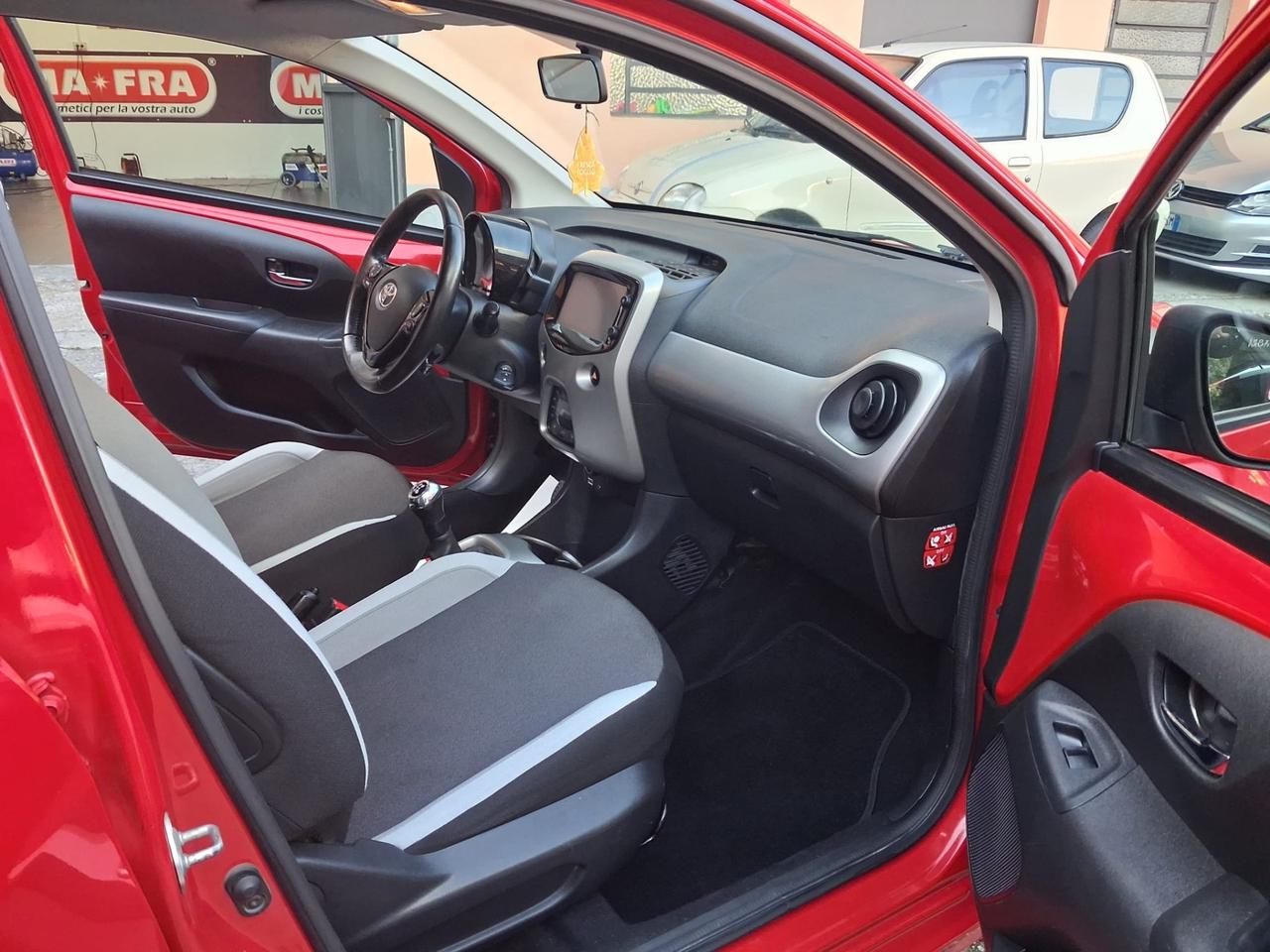 Toyota Aygo 1.0 VVT-i 69 CV 5 porte x-cool