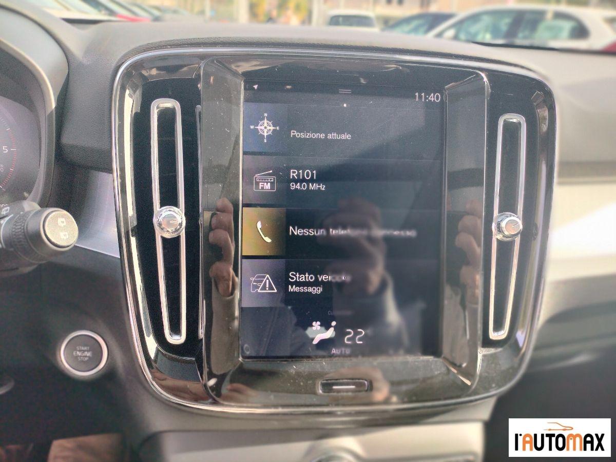 VOLVO - XC40 - 2.0 D3 Momentum - Autocarro 5 Posti