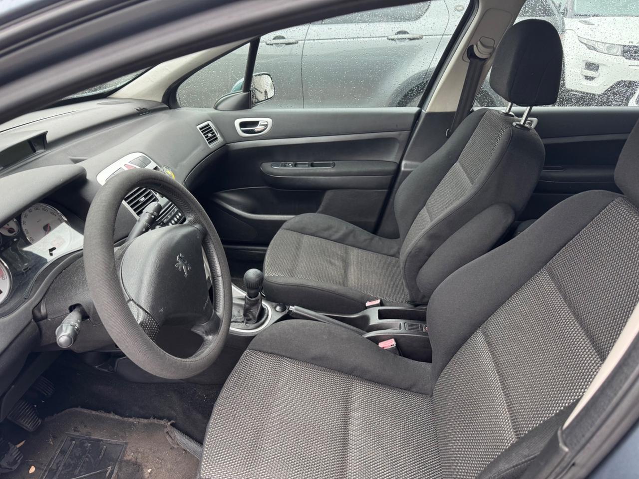 Peugeot 207 1.6 HDi 90CV 5p. XS