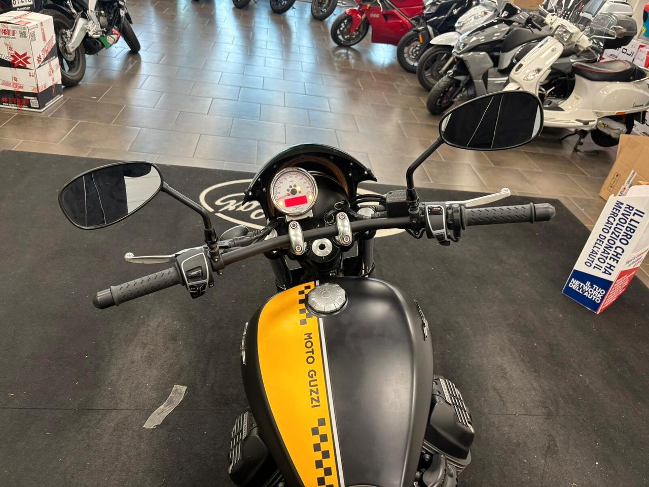 Moto Guzzi V9 BOBBER