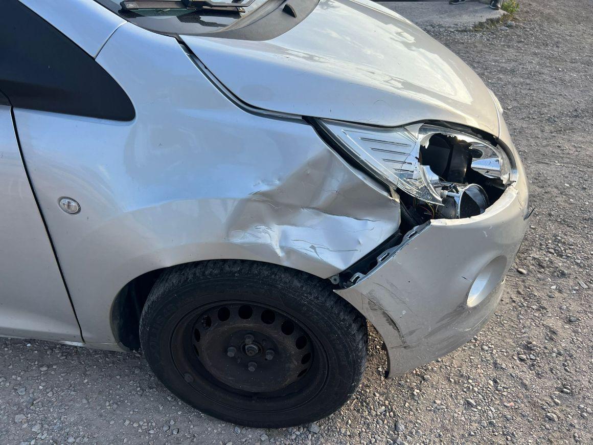 Ford Ka 1.2 + c/esp,tcs 69cv E5 LEGGI