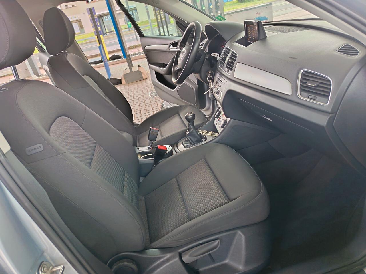 Audi Q3 2016 2.0 TDI 120 CV Business 12 MESI GARANZIA NAVI EURO6 NEOPATENTATI