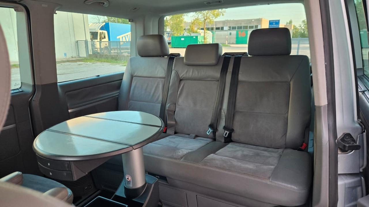 Volkswagen Transporter Caravelle 2.5 TDI/174CV 4mot. highline