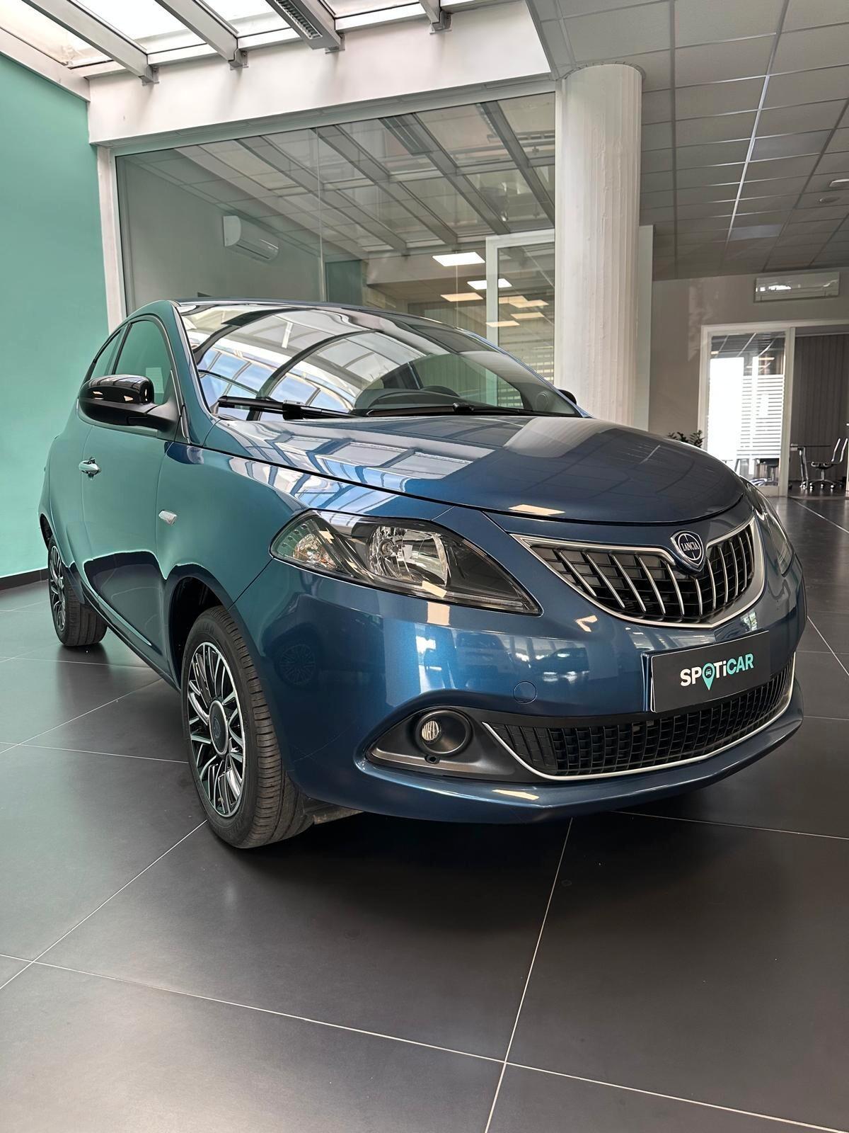 Lancia Ypsilon 1.0 FireFly 5 porte S&S Hybrid Platino
