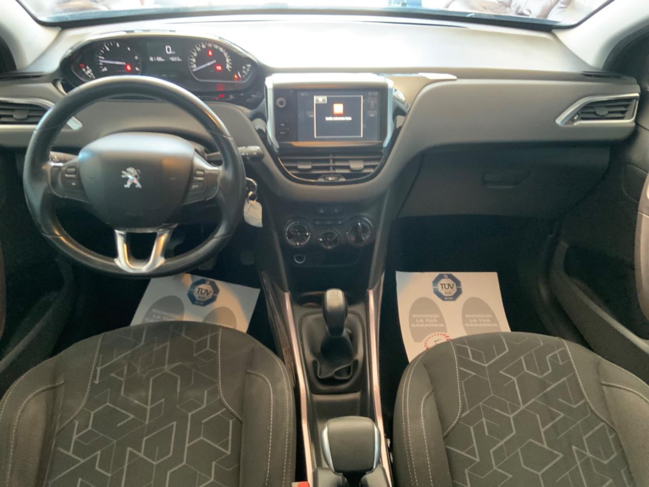 Peugeot 2008 BlueHDi 120 S&S Féline