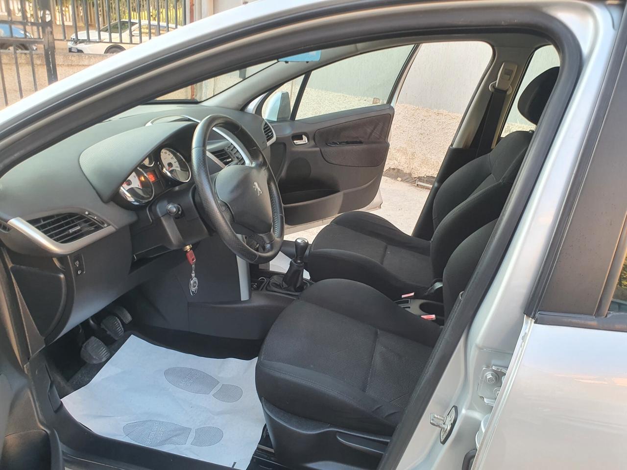 Peugeot 207 1.6 HDi 90CV 5p. XS