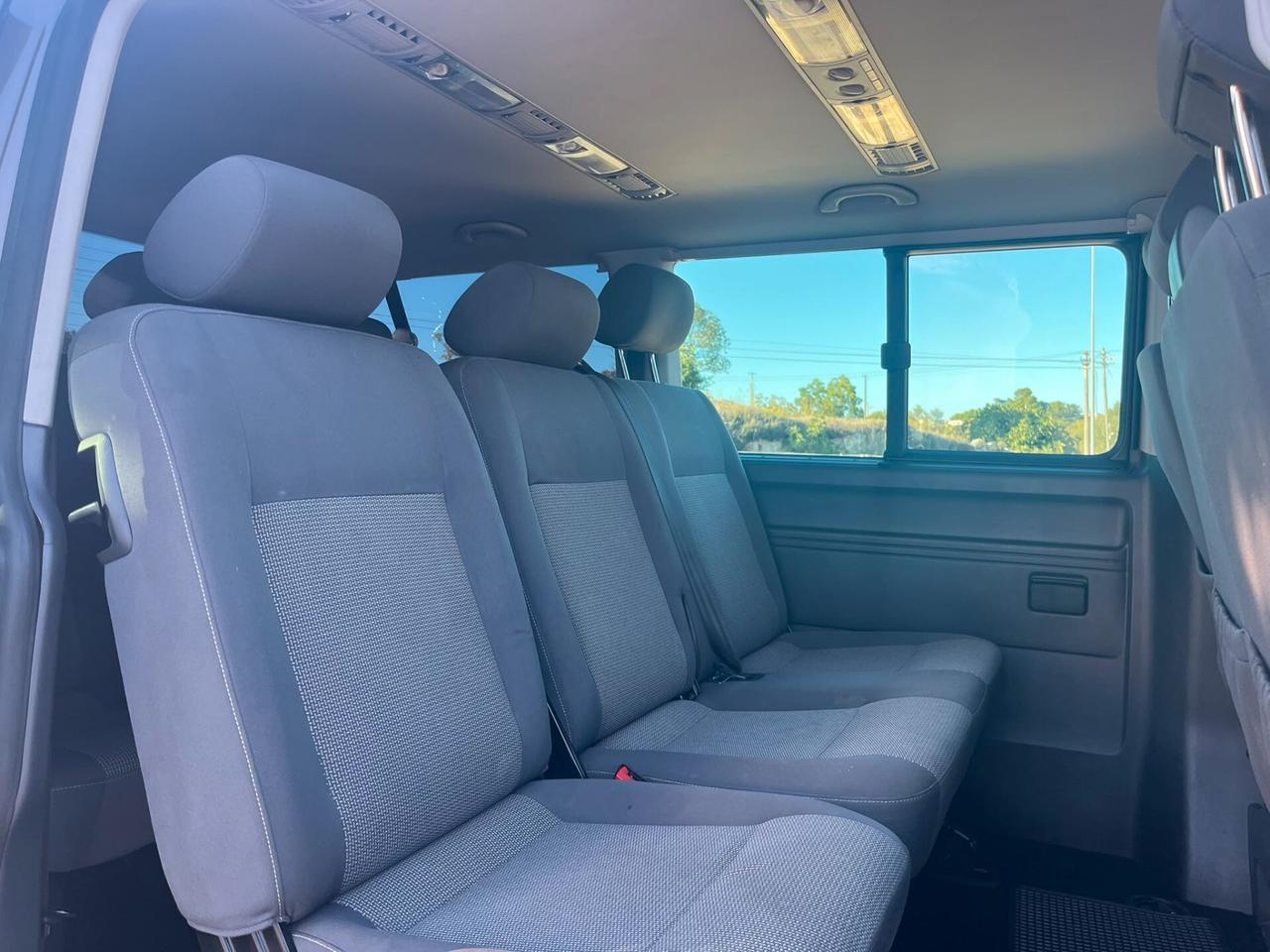 Volkswagen Caravelle 2.0 TDi - 9 POSTI! - 2012