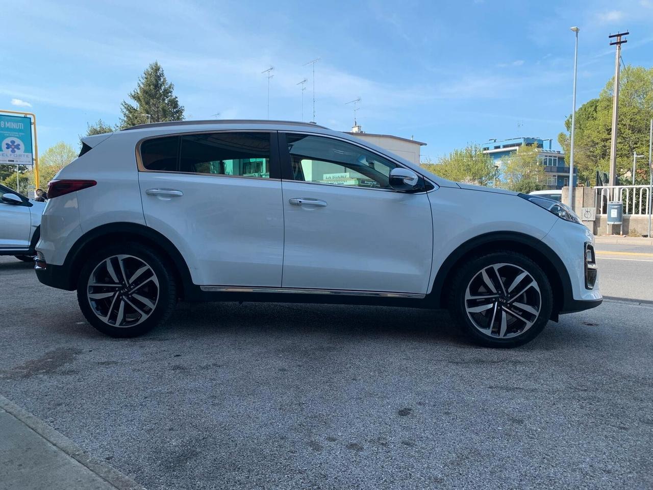 Kia Sportage 1.6 CRDI Mild Hybrid TETTO Unicop.